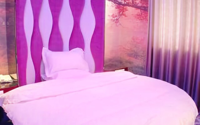F1 Hotel
