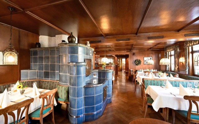 Hirsch Hotel