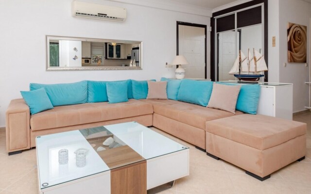 Flat With Sea View and Shared Pool in Bodrum