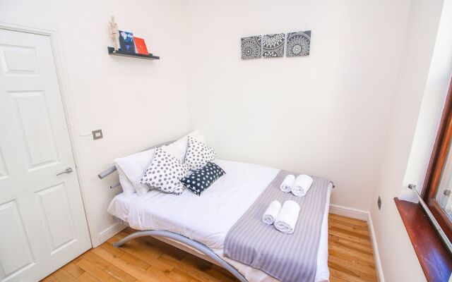 Studio Flat near Liverpool Street