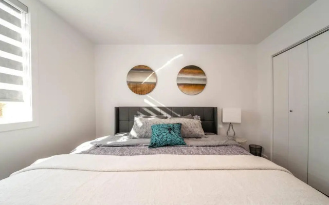 Stylish Close to D/T FREE parking King Bed 2bed