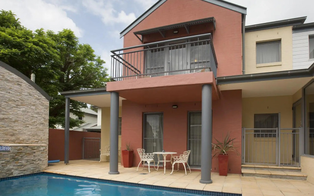 Berry Village Boutique Motel