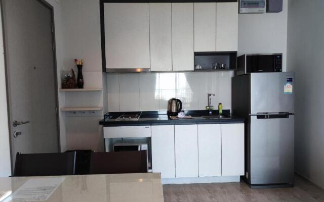 Pattaya Beach Sea View Rooftop Pool Resort