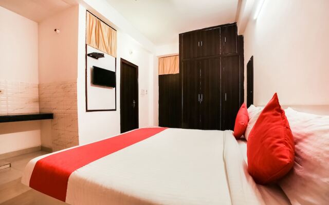 OYO Flagship 30197 Noida Sector 43