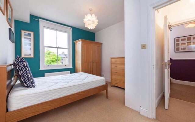 2 Bedroom Flat In North London