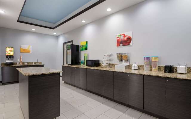 Quality Suites I-44