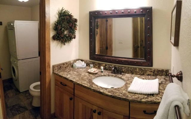 Park Place #C104 By Peak Property Management