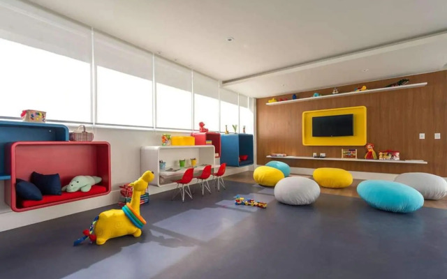 Condomínio de Luxo em Frente à Praia (novinho)