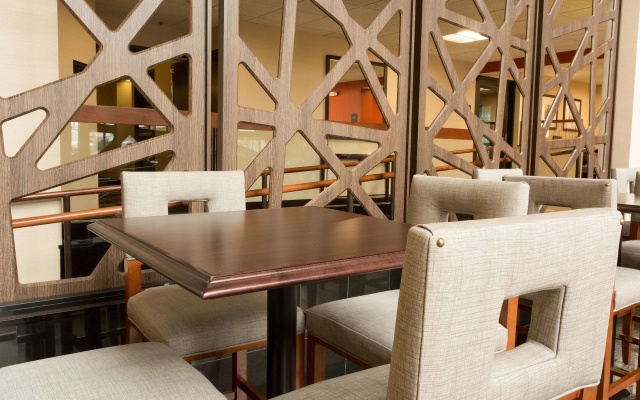 Drury Inn & Suites St. Louis Airport