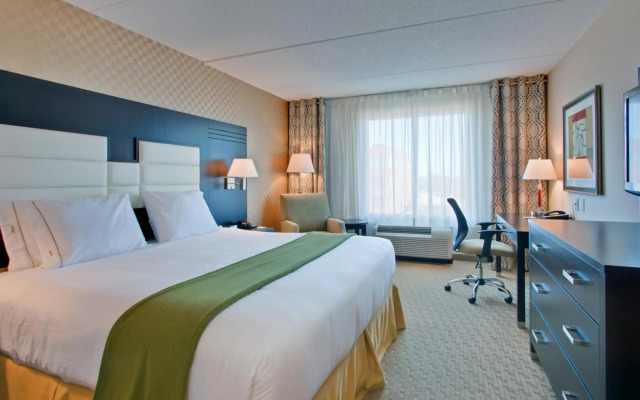 Holiday Inn Express & Suites Ottawa West - Nepean by IHG