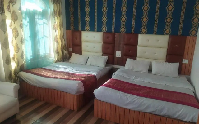 OYO 4529 Hotel Star of Kashmir