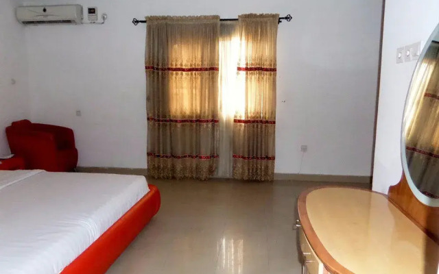 Royal Stop-over Suites