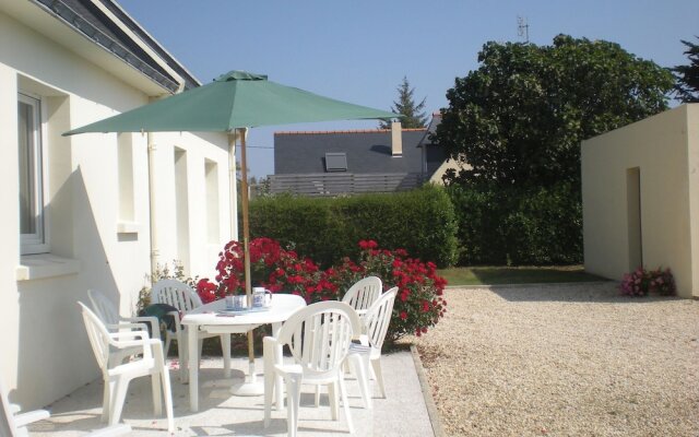 Cozy Holiday Home in Penmarch with Private Swimming Pool