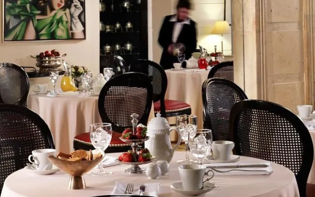 Best Western Plus Embassy Hotel