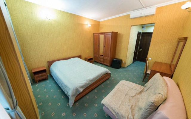Otel' Kiparis - eks Primor'e Deljuks — фото
