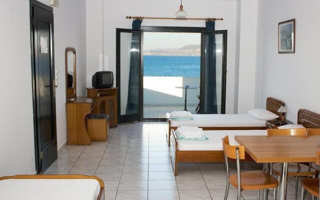 Minos Apartments & Studios