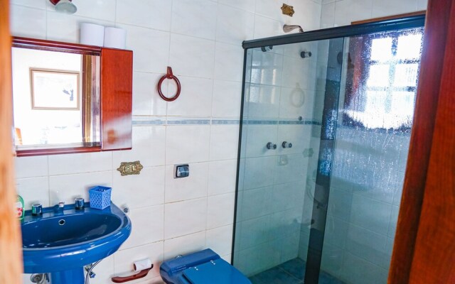 Chalé Belga - 1,2 km do Centro Turístico Capivari