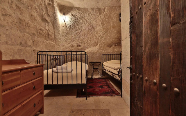 Chelebi Cave House