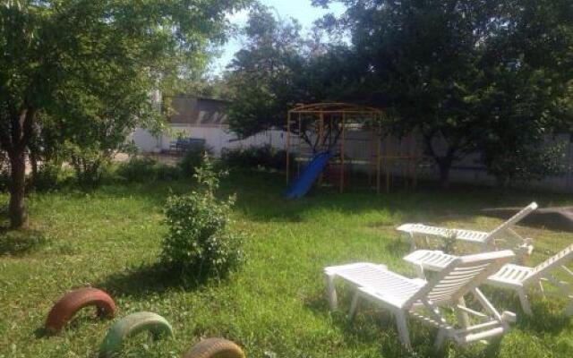 Guest House on Oktyabrskaya 19