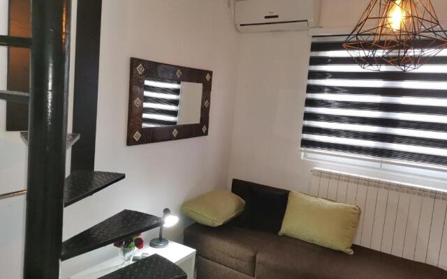 Airport Apartments