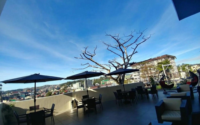 V Hotel and Apartel