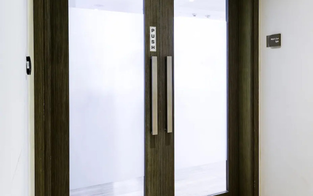 Sleek 1BR in Burj Royale with Canal View