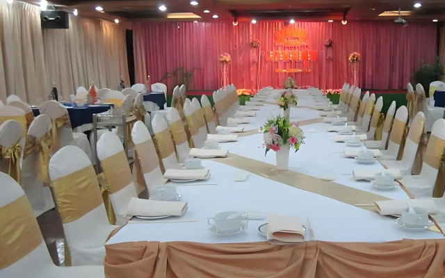 Lopburi Inn