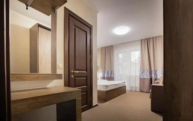 Private Rooms in Hotel Lift 1R