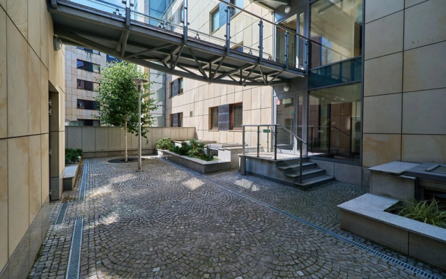 Modern Apartments Krawiecka by Renters