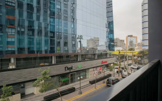 w Striking 1BR Duplex in Miraflores