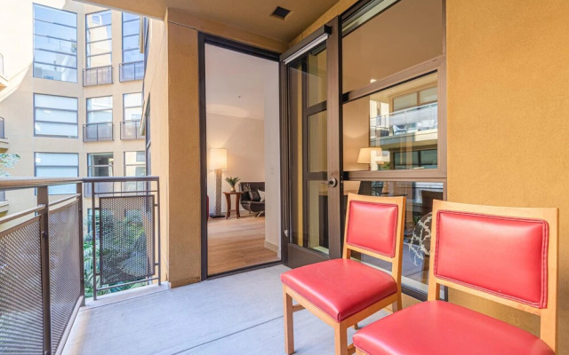 Gorgeous Hollywood Living - 1 Bedroom