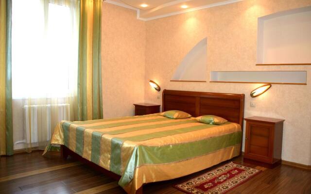 Like Hostel