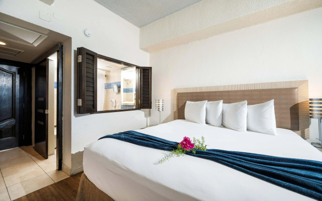 Windward Passage Hotel