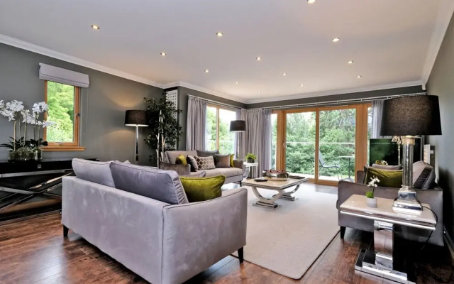 Enchanting Home With Furnished Balcony in Cults, Scotland