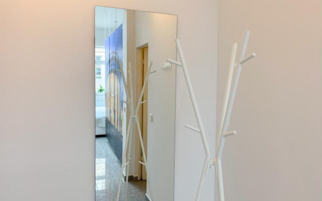 Relax Aachener Boardinghouse Main Train Station