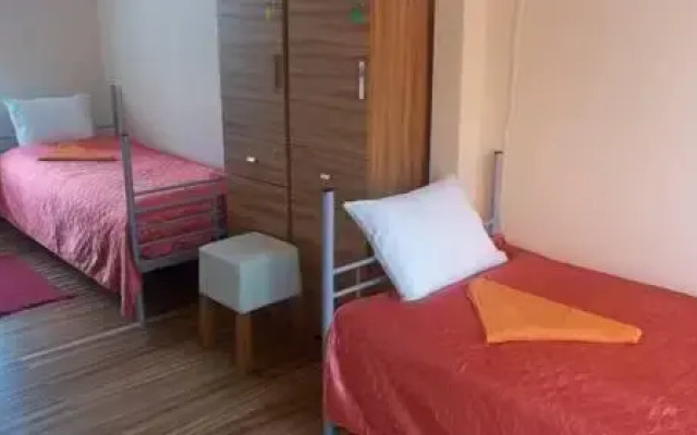 Hostel Orange House