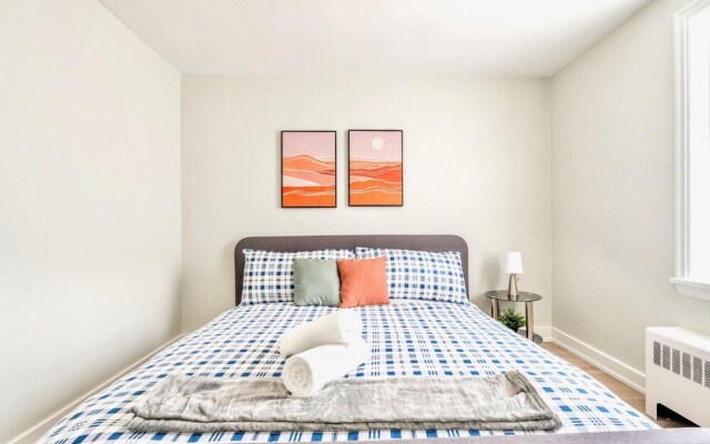 1BR Apt w King Bed Netflix - Close to Downtown