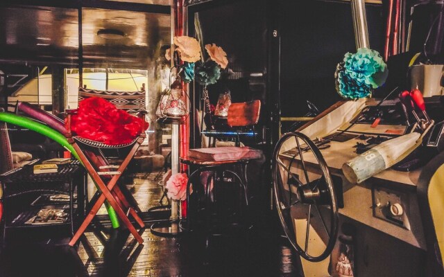 Airstream Houseboat Amazing Lake Travis View