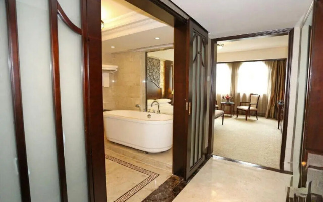 Grand Palace Hotel