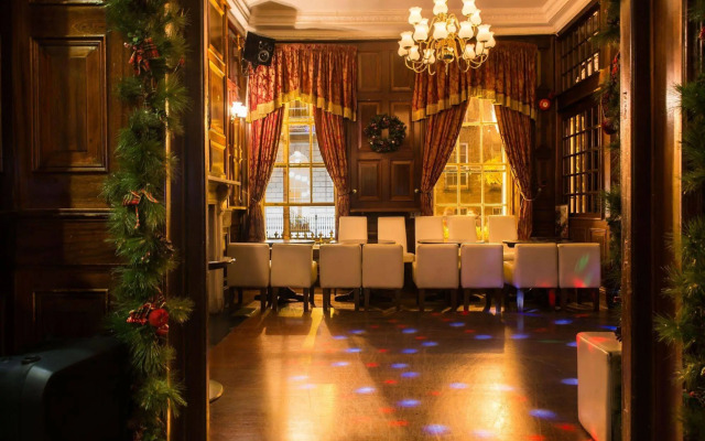 Russell Court Hotel