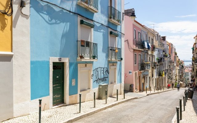 Portuguese Design 1 Bedroom Apartment in the Heart of Lisbon