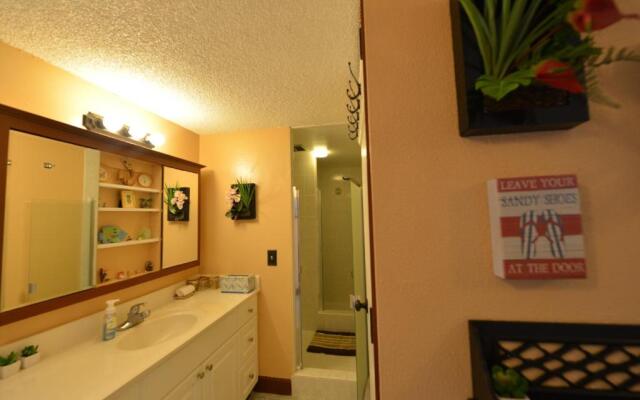Jenny's Pineapple Cottage