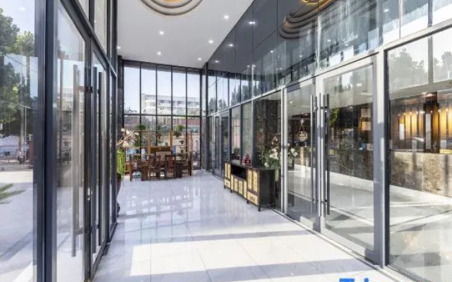 Yingbin Holiday Hotel