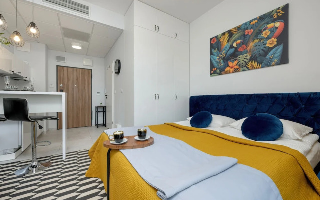 Bliska Wola Modern Studio by Renters
