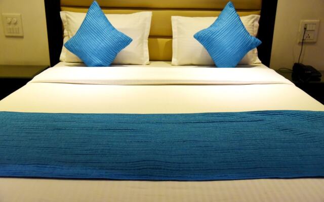 OYO 3537 Hotel Landmark