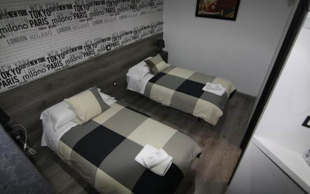 Hostal MH Fuencarral