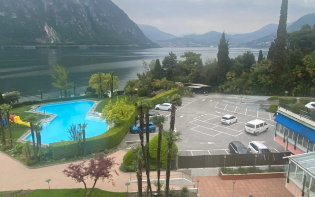 Holidays On The Lake 606