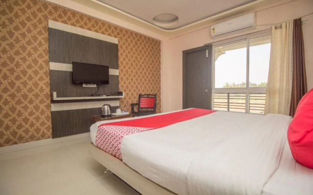 Hotel Debrani International