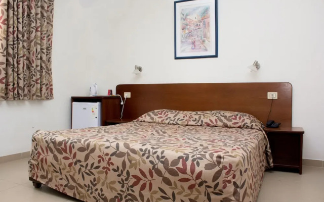 Ginot Yam Hotel