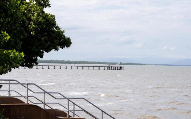 Cardwell Seascape Apartments